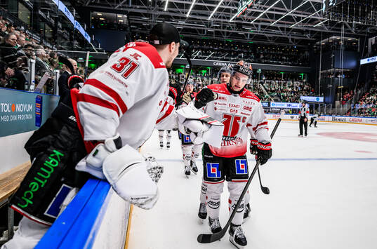 Örebros Glenn Gustafsson jublar