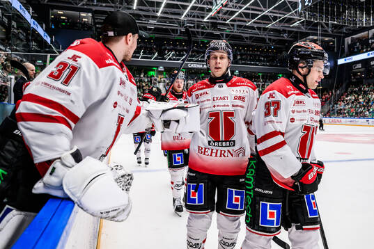Örebros Jesse Ylönen jublar