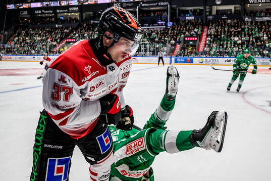 Örebros Glenn Gustafsson och Rögles Isac Solberg