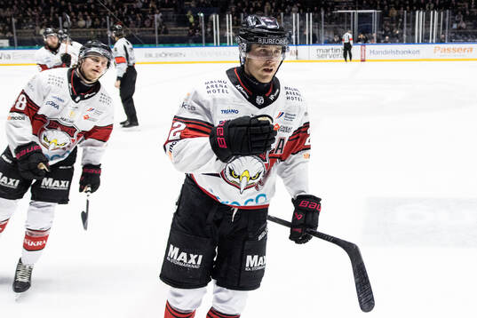 Malmö Redhawks Lauri Pajuniemi och Janne Kuokkanen jublar