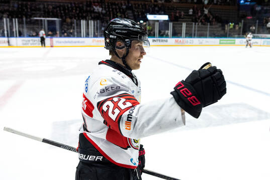 Malmö Redhawks Janne Kuokkanen jublar