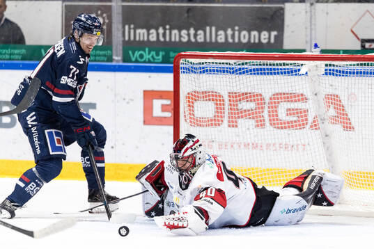 Linköpings Eskild Bakke Olsen och Malmö Redhawks målvakt