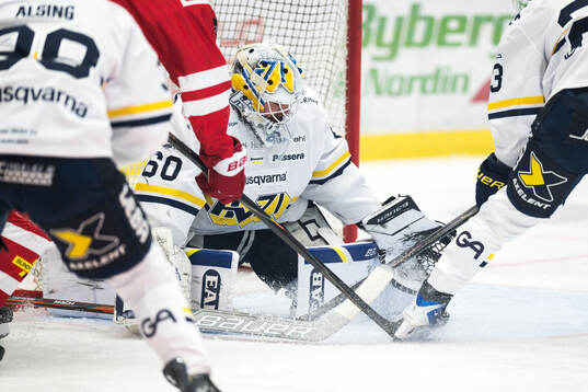 HV71s målvakt Felix Sandström