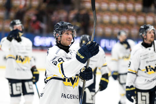 HV71s Justin Glenn Kloos jublar