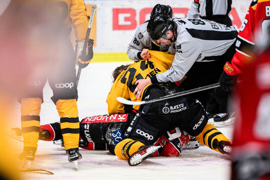Skellefteås Oscar Lindberg och Luleås Pontus Andreasson