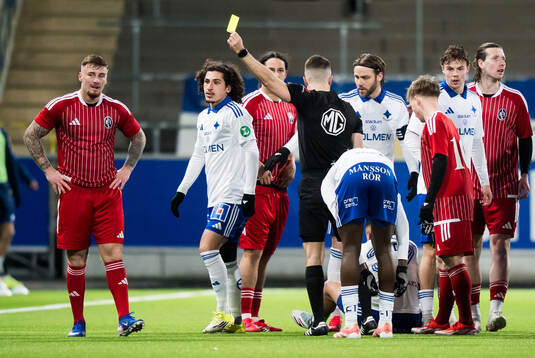 Landskronas Markus Björkqvist får guld kort av domare