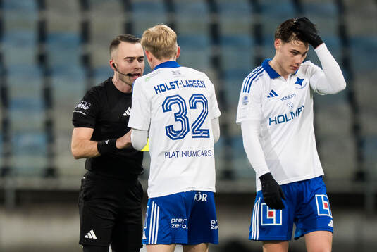 Domare Jasmin Svraka och IFK Norrköpings Fabian