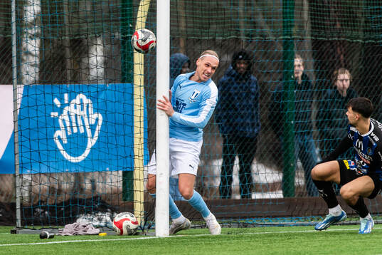 Malmö FFs Arnor Sigurdsson gör 0-3 målet