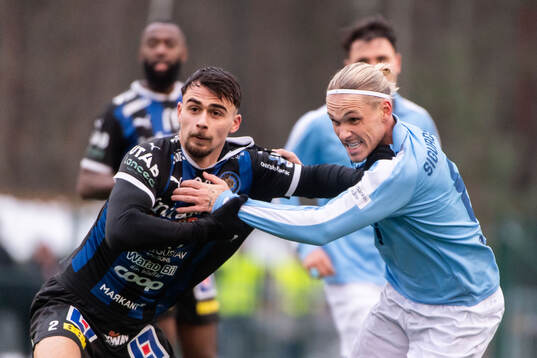 Karlstad Stevan Beko och Malmö FFs Arnor Sigurdsson