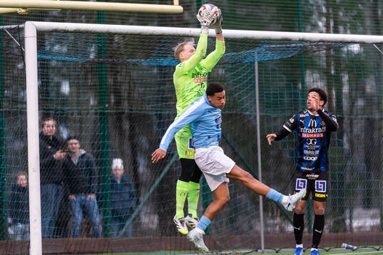 Karlstads Mathias Karlsson och Malmö FFs Theodor Lundbergh