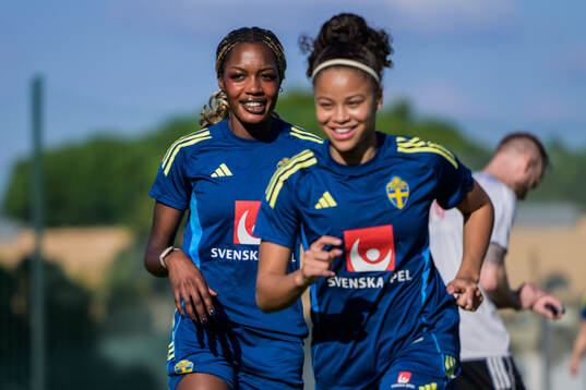 Bläddra bland fler bilder av Football, Sweden, Training 