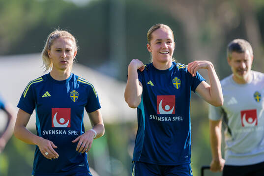 Rebecka Blomqvist and Hanna Lundkvist at a training session