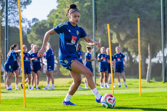 Felicia Schröder at a training session with the women's