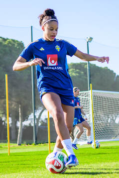 Felicia Schröder at a training session with the women's