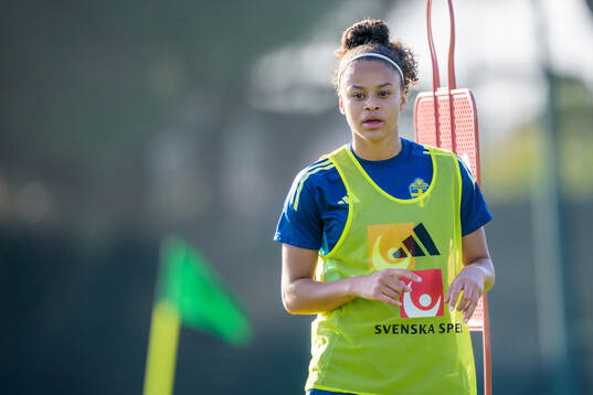 Felicia Schröder at a training session with the women's