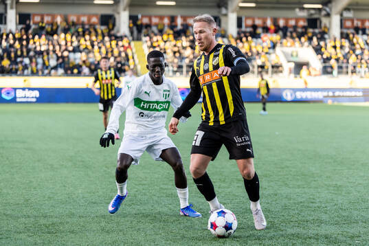 Västerås Mamadou Ousmane Diagne och Häckens Mikkel
