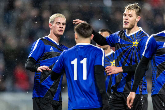 Sirius Robbie Ure jublar med Isak Bjerkebo och Tobias Anker