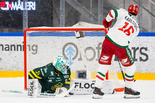 Moras Marcus Karlström sätter sin straff på