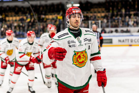 Moras Marcus Karlström jublar