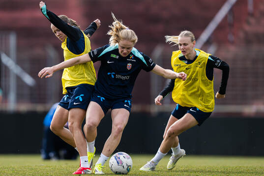 Guro Reiten and Julie Blakstad of the Norwegian women’s