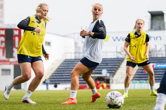 Mathilde Harviken and Emilie Woldvik of the Norwegian