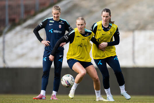 Karina Sævik and Elisabeth Terland of the Norwegian
