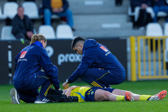 Wilma Leidhammar of Sweden in pain