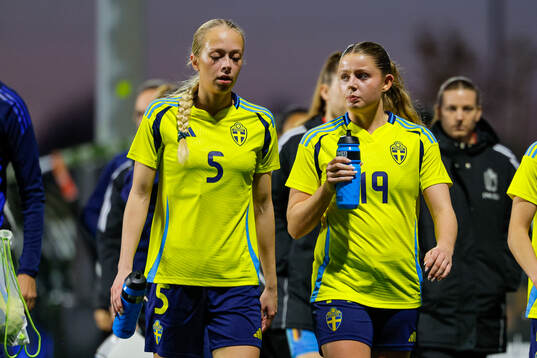 Lisa Löwing and Emma Holmqvist of Sweden
