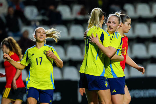 Ellen Wangerheim of Sweden celebrates