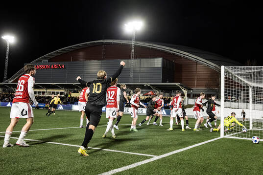 GAIS spelare jublar