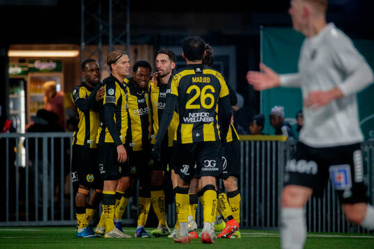 Hammarbys Nahir Besara jublar vid 1-2