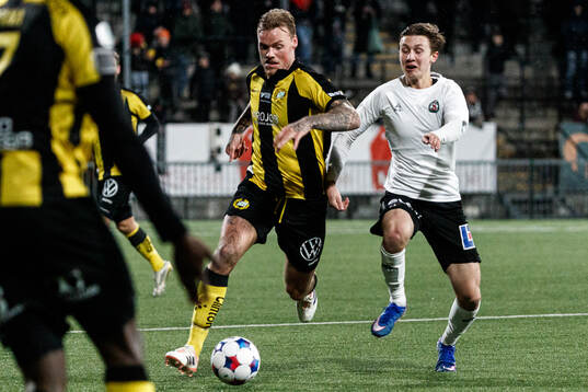 Hammarbys Victor Eriksson och Örebros Fabian Wahlström