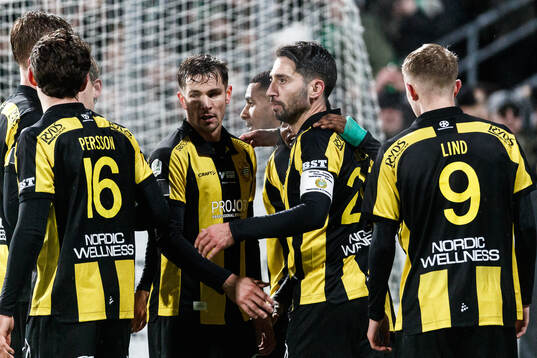 Hammarbys Nahir Besara jublar