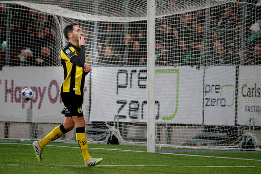 Hammarbys Nahir Besara jublar vid 3-5