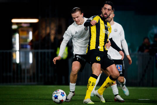 Örebros Jacob Ouro Ortmark och Hammarbys Nahir Besara