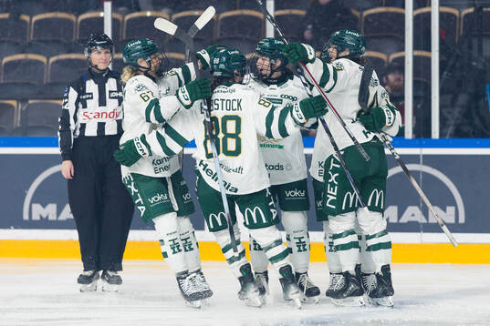 Färjestads Karley Garcia jublar