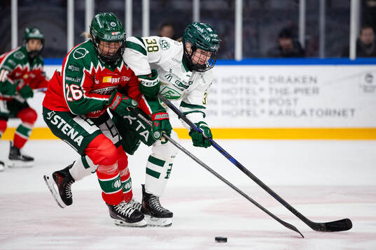 Frölundas Hanna Olsson och Färjestads Vilma Nilsson