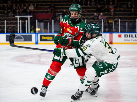Frölundas Emily Nix och Färjestads Vilma Nilsson