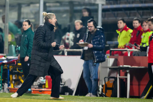 Head coach Gemma Grainger of Norway celebrates