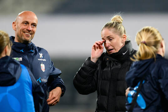 Head coach Gemma Grainger of Norway celebrates