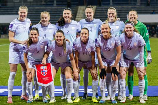 The starting eleven of Norway, from the top left; Ada