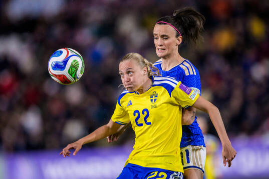 Elma Junttila Nelhage of Sweden and Barbara Bonansea of