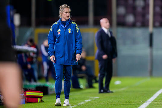 Assistant coach Johanna Almgren of Sweden