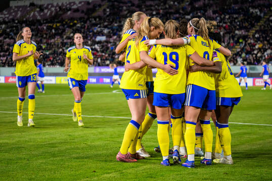 Filippa Angeldahl of Sweden celebrate with teammates