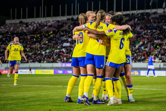 Filippa Angeldahl of Sweden celebrate with teammates