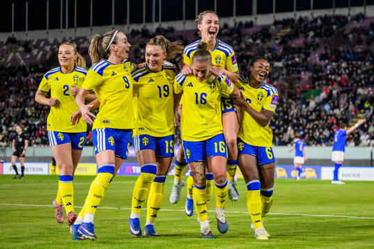Filippa Angeldahl of Sweden celebrate with teammates