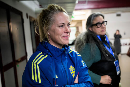 Assistant coach Johanna Almgren of Sweden