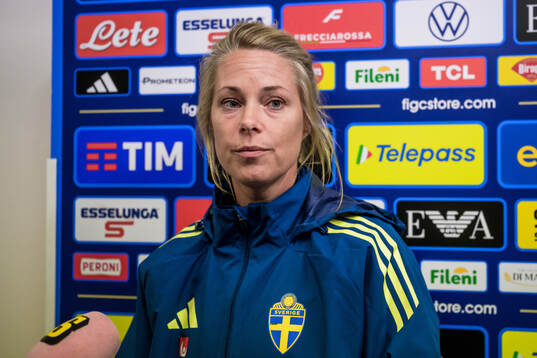 Assistant coach Johanna Almgren of Sweden