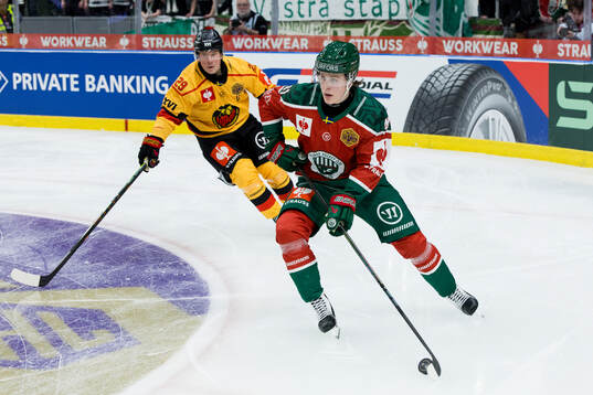 Erik Gustafsson of Luleå and Ivar Stenberg of Frölunda