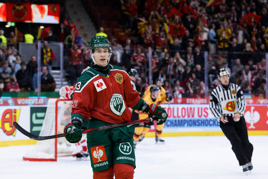 Tom Nilsson of Frölunda look dejected